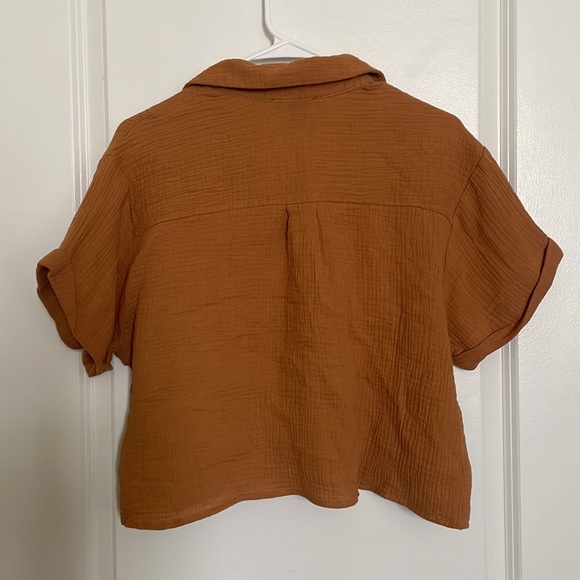 Summer Button Up - Picture 2 of 3